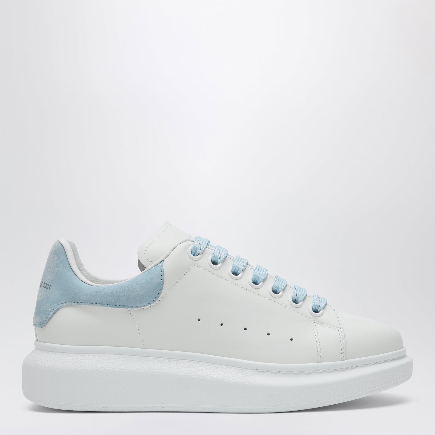 Oversize Sneakers In White/Powder Blue